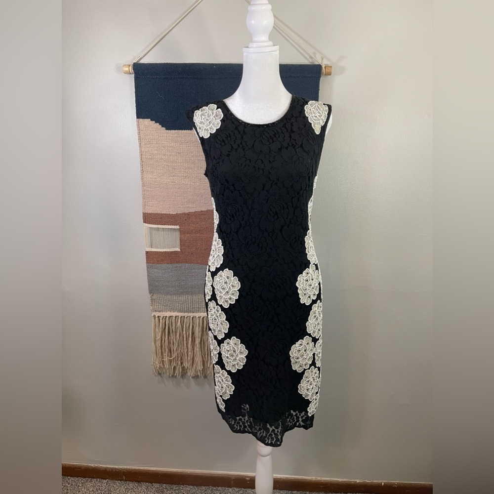 Frank Lyman Designs Black Lace Embroidered Sequined Cocktail Dress Cutout Beaded
